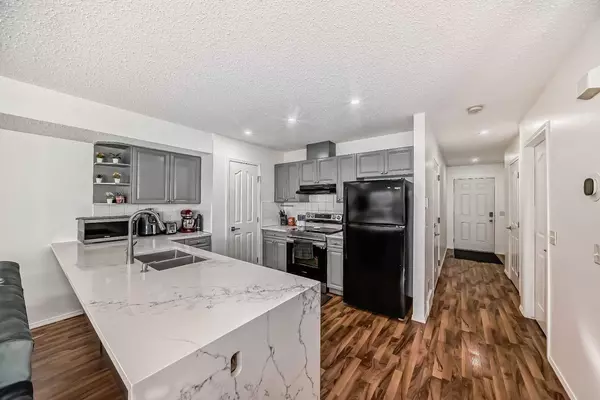 Calgary, AB T3J 5L1,56 Saddletree CT Northeast