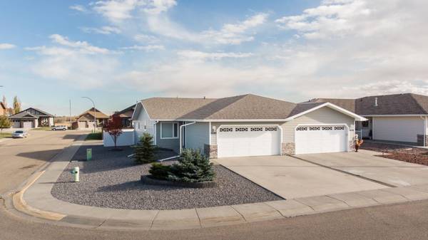 6440 Elmwood WAY, Innisfail, AB T4G 0A4