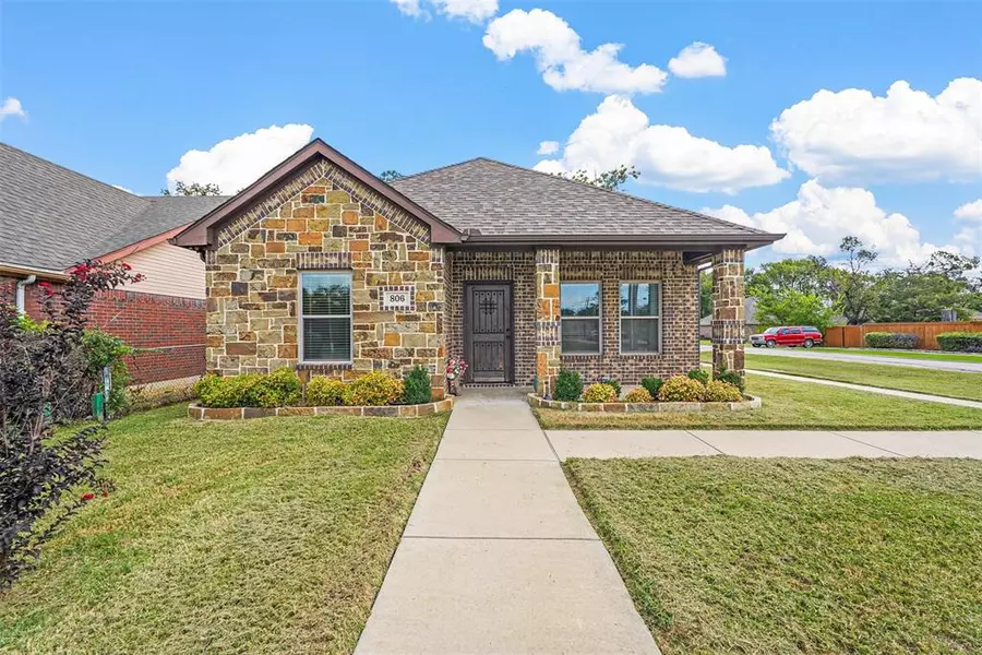 806 E Aimee Street, Forney, TX 75126