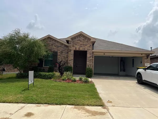 10381 Fort Belknap Trail, Crowley, TX 76036