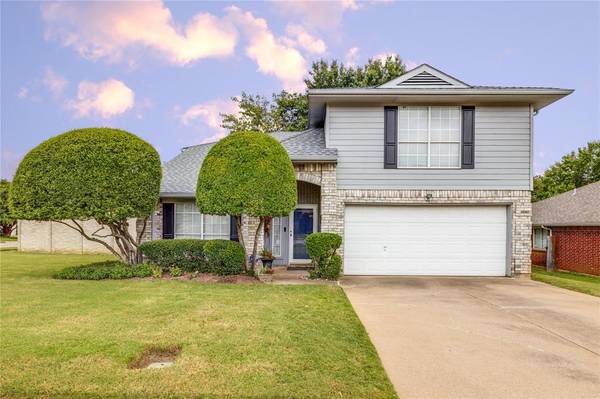 7000 Hawaii Lane,  Arlington,  TX 76016