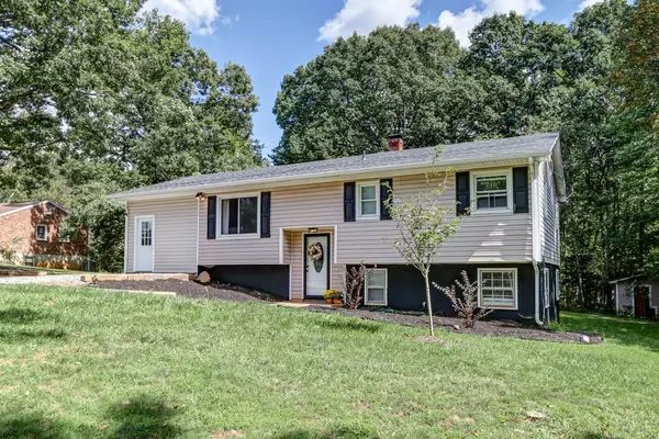 477 Orrix Creek RD, Evington, VA 24550