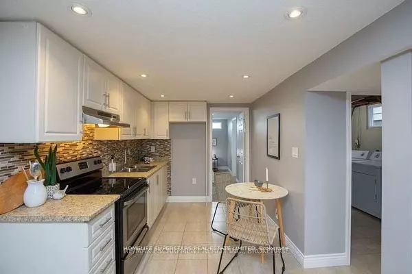 Hamilton, ON L8H 6T8,551 Barnaby ST #UPSTAIR