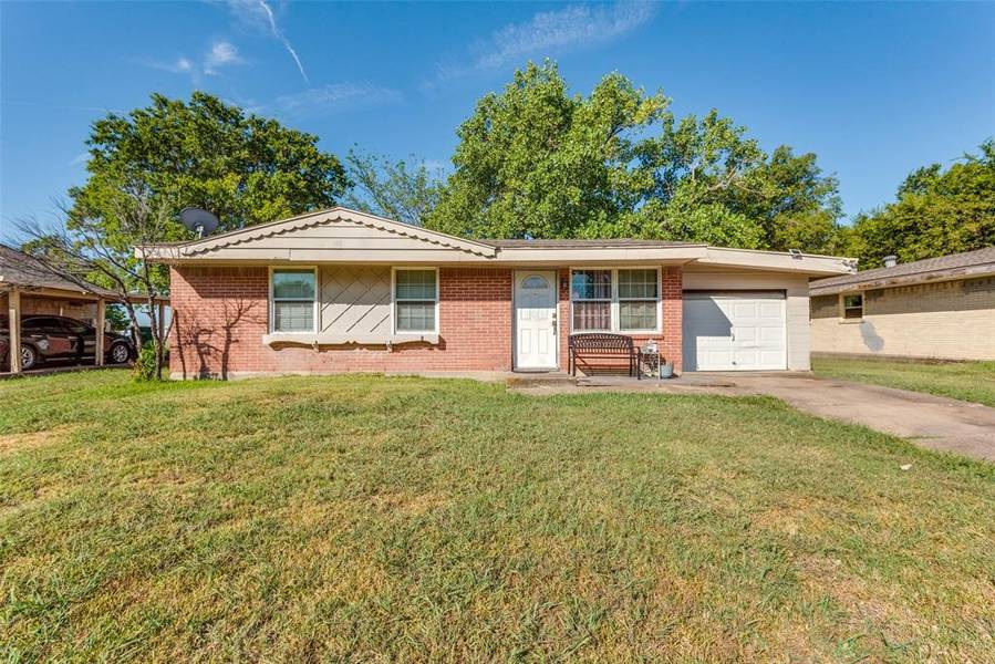 211 Wilmer Heights Drive, Wilmer, TX 75172