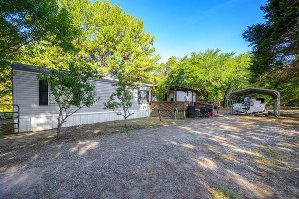 197 Cedar Drive, Streetman, TX 75859