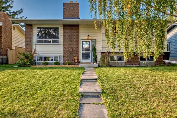 Calgary, AB T2J 4E3,223 Queensland CIR SE