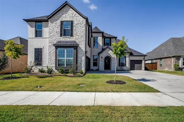 13905 E Riviera Drive, Burleson, TX 76028