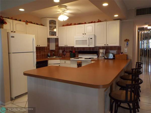 2455 NE 51  #E109, Fort Lauderdale, FL 33308