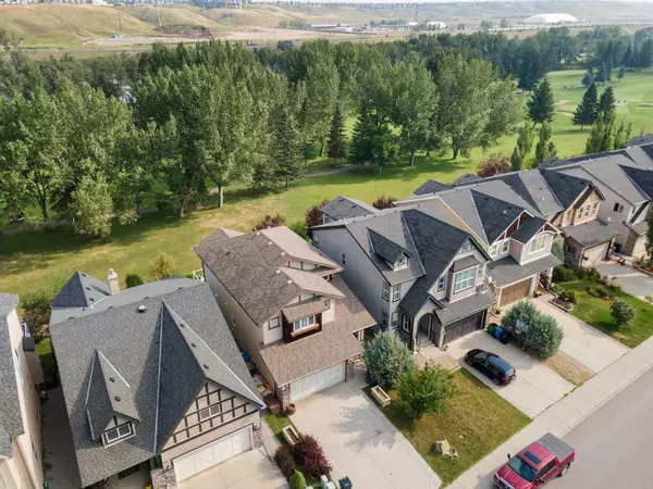 Calgary, AB T3B 6A3,66 Valley Woods LNDG NW