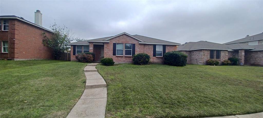 2815 Hillview Lane, Lancaster, TX 75134