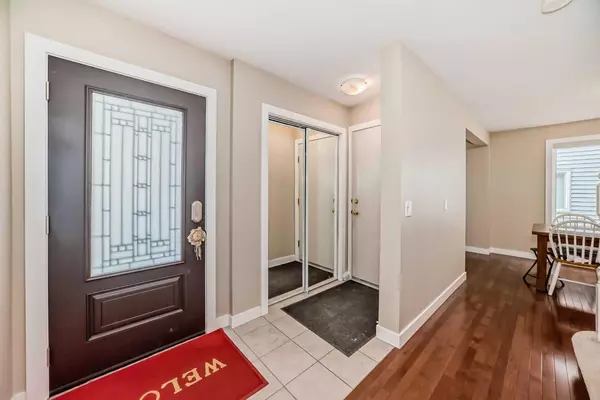 Calgary, AB T3K 3W9,160 Sandringham Close Northwest