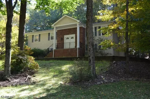 26 Deer Run Dr, Randolph Twp., NJ 07869