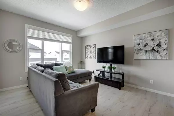 207 New Brighton WALK SE, Calgary, AB T2Z 5C7