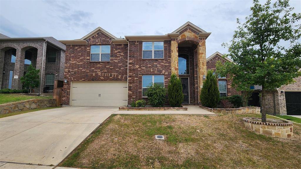 989 Bentley Drive, Roanoke, TX 76262