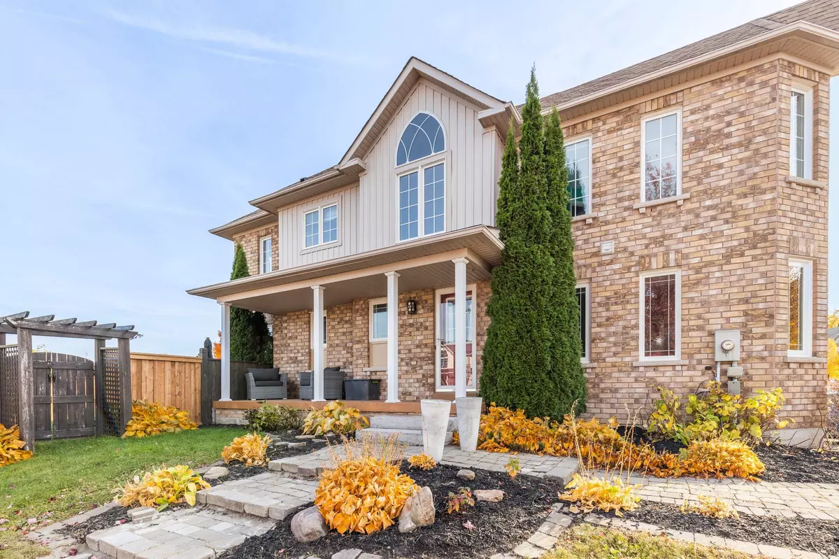 East Gwillimbury, ON L0G 1M0,1 Lilly Mckeowan CRES