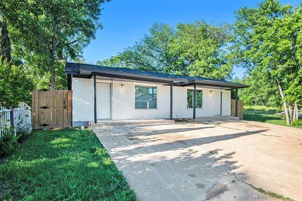 1341 E Fogg Street, Fort Worth, TX 76115