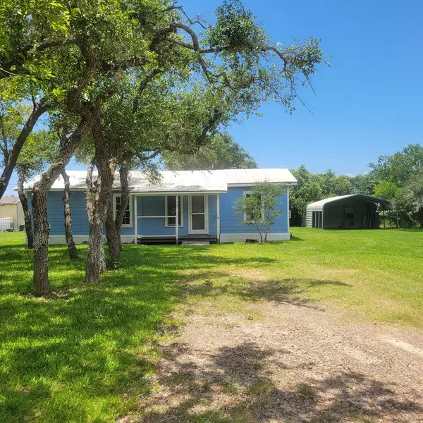 409 Donnie Dr, Rockport, TX 78382