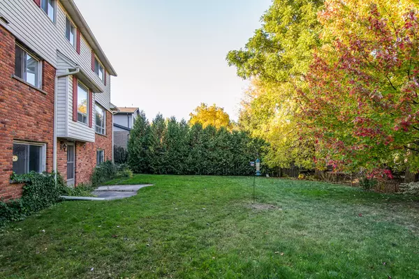 Waterloo, ON N2L 2P9,56 Ridgeview CRES