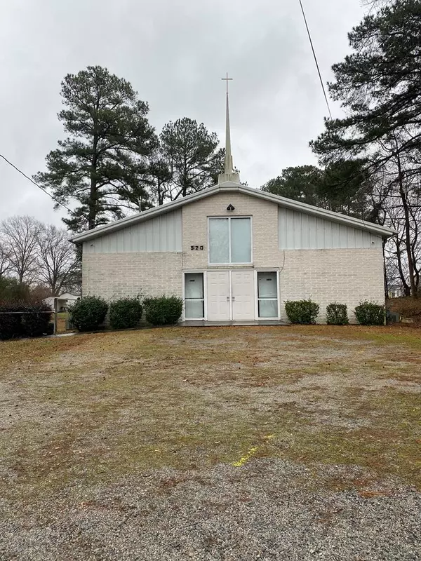 520 Oakwood Avenue, Roanoke Rapids, NC 27870