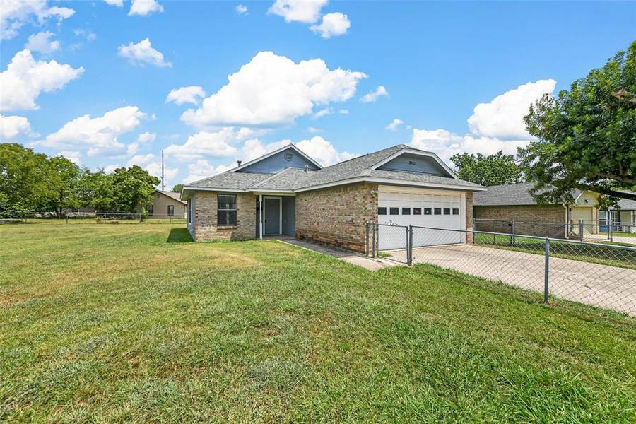 2913 Weston Drive, Denton, TX 76209