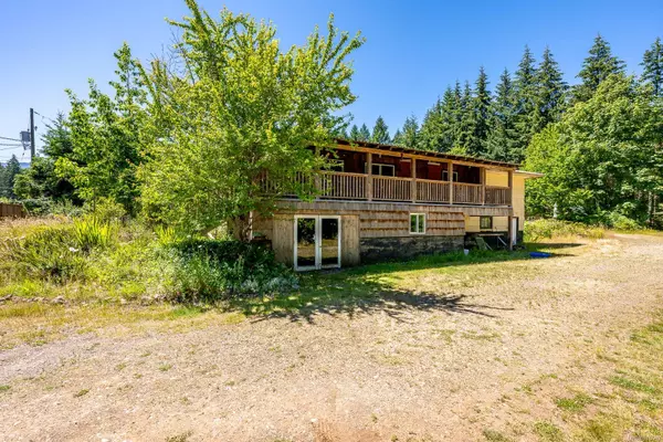 Fanny Bay, BC V0R 1W0,7758 Island Hwy S