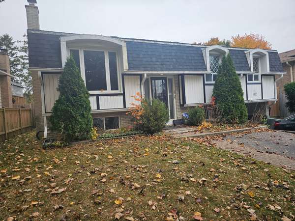 62 Chieftain CRES, Barrie, ON L4N 4L8