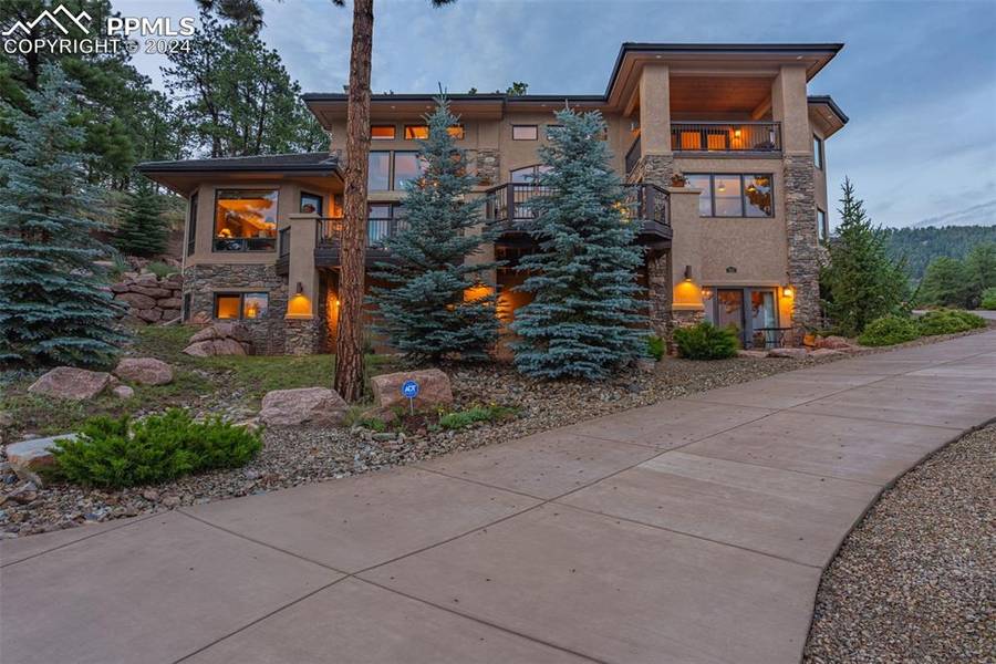 201 Fox Mountain DR, Woodland Park, CO 80863