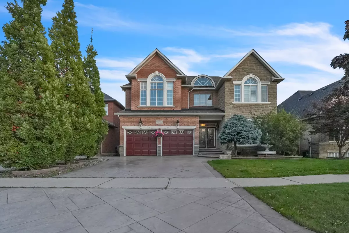 Oakville, ON L6H 7L5,2592 North Ridge TRL