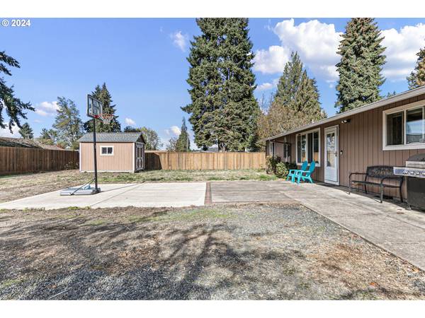 Eugene, OR 97402,2403 W IRWIN WAY