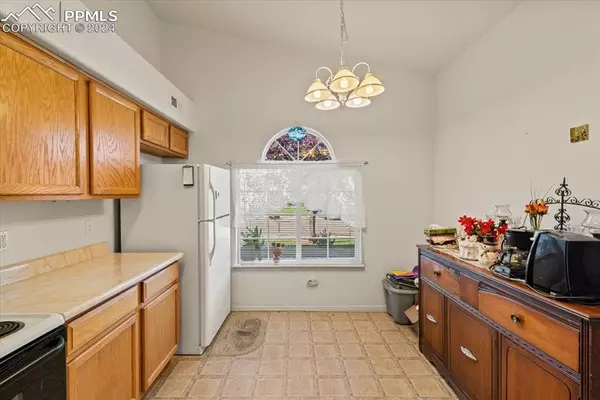 Pueblo, CO 81005,812 Ardath LN