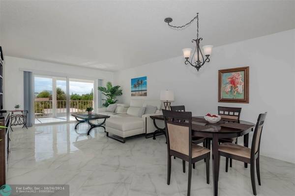 Lauderdale By The Sea, FL 33308,4629 Poinciana St  #321