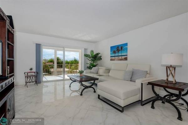 Lauderdale By The Sea, FL 33308,4629 Poinciana St  #321