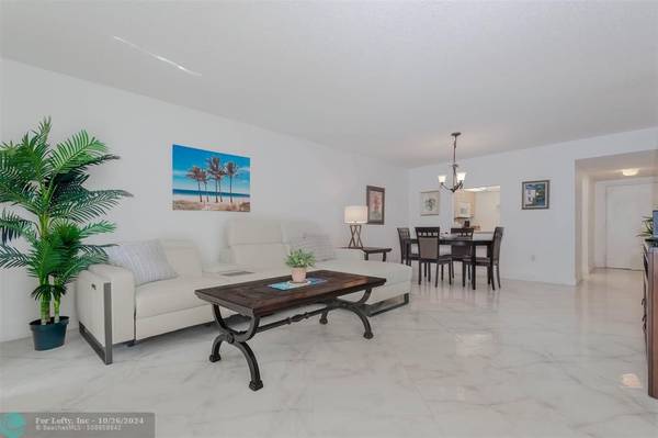 Lauderdale By The Sea, FL 33308,4629 Poinciana St  #321