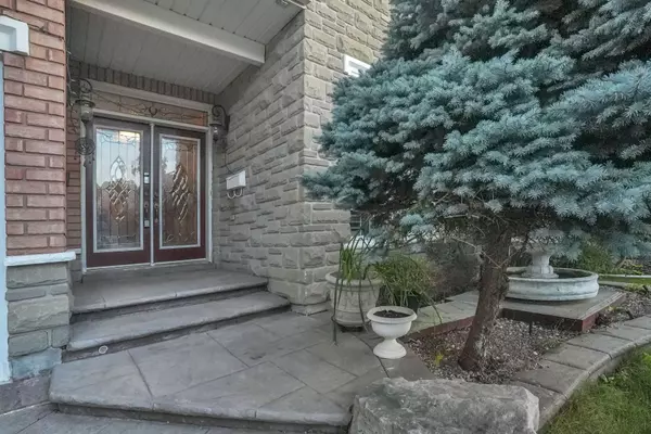 Oakville, ON L6H 7L5,2592 North Ridge TRL