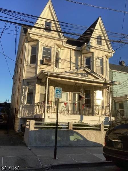 17 Prospect St, Elizabeth City, NJ 07201