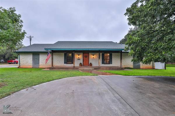 402 Elm Street, Buffalo Gap, TX 79508