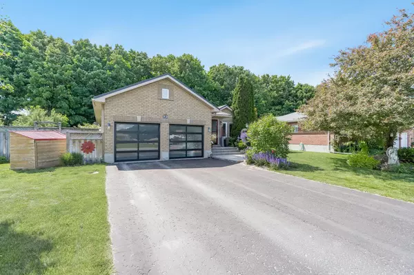 72 Oxley DR, Penetanguishene, ON L9M 1W4