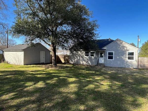 Grand Saline, TX 75140,823 W Wolfe Street