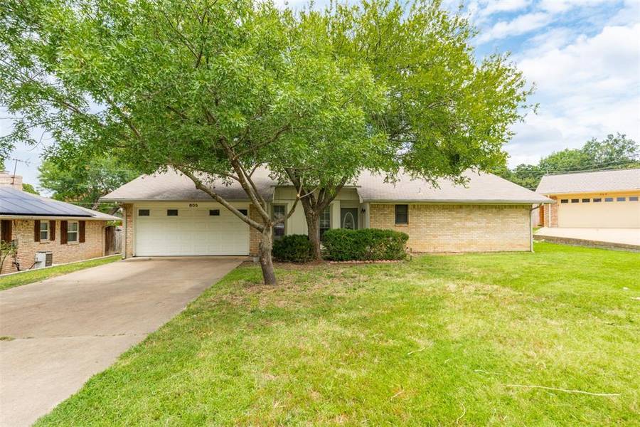 805 Cornish Oak Court, Arlington, TX 76012