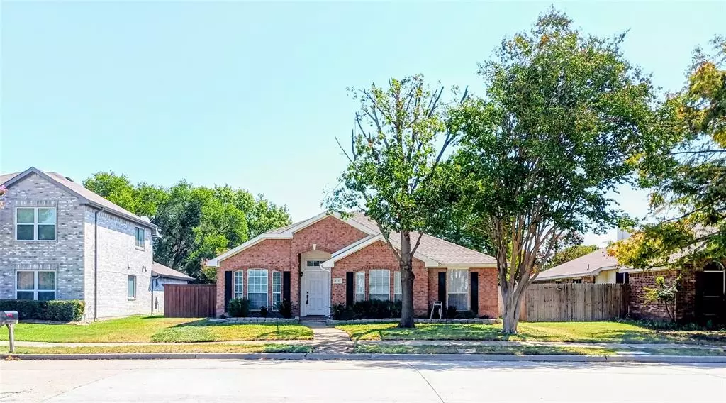 4214 Evinrude Drive, Rowlett, TX 75088