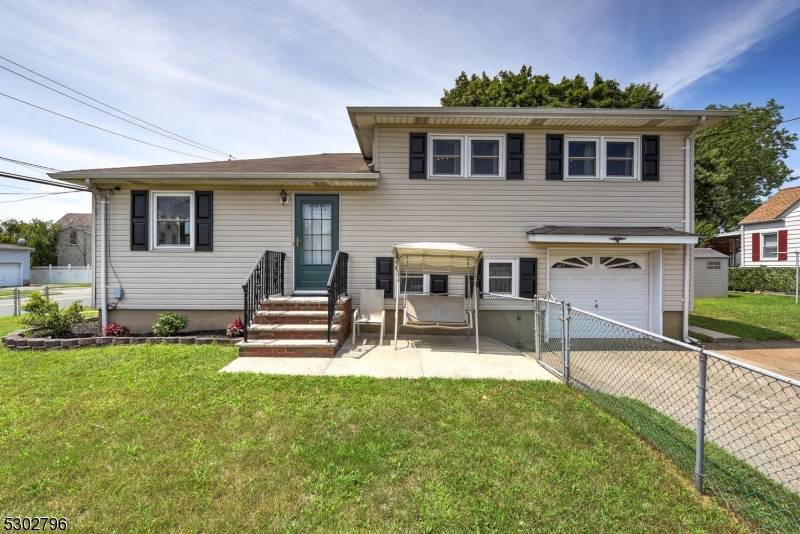 1700 W Camplain Rd, Manville Boro, NJ 08835