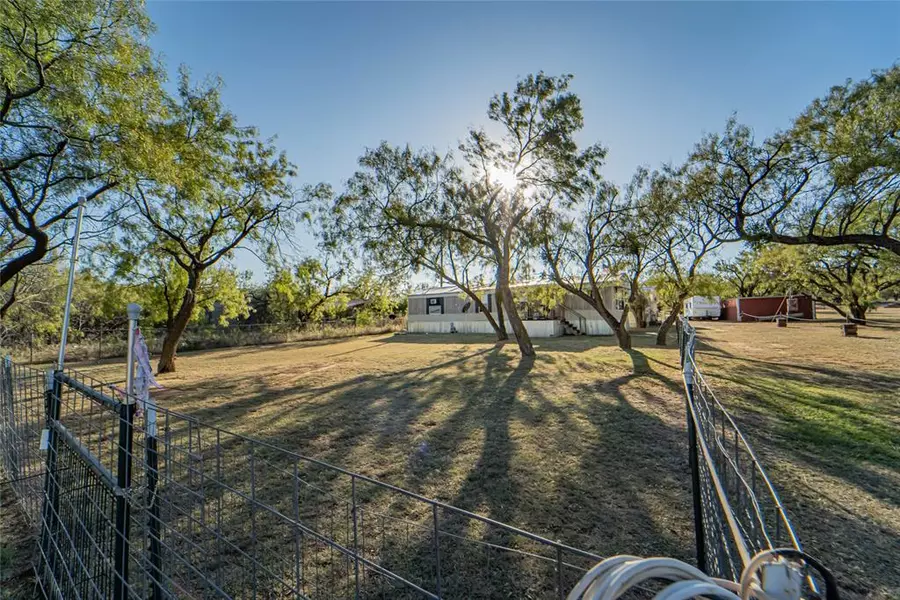 446 Water District Road 214, Breckenridge, TX 76424