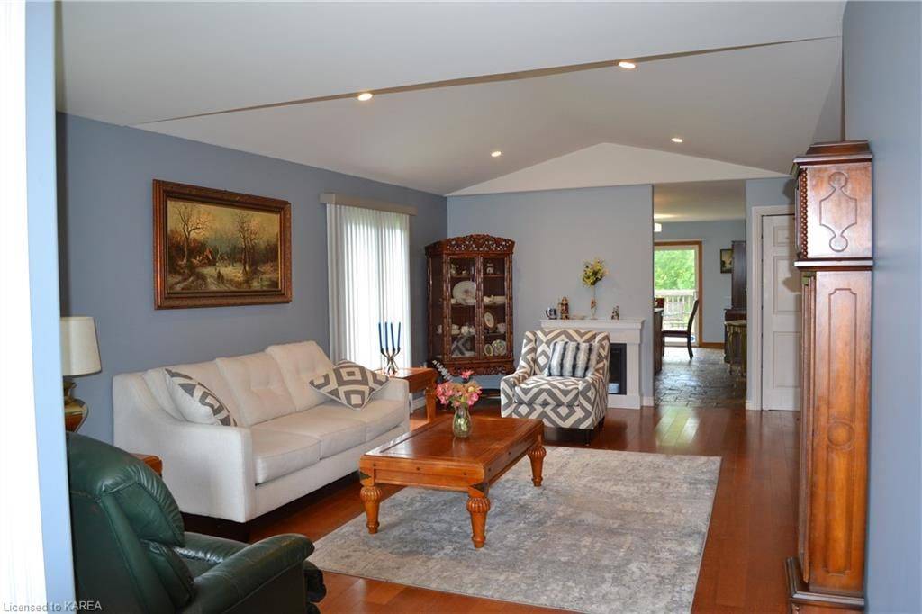 Deseronto, ON K0K 1X0,143 PARK ST