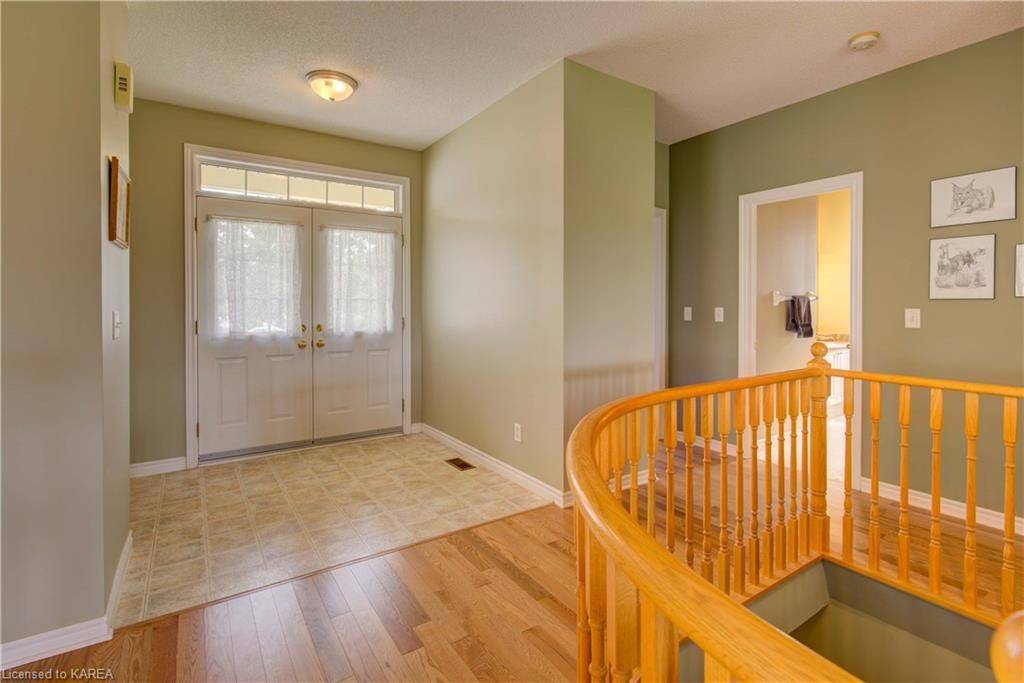 Loyalist, ON K0H 1G0,44 GLENORA DR