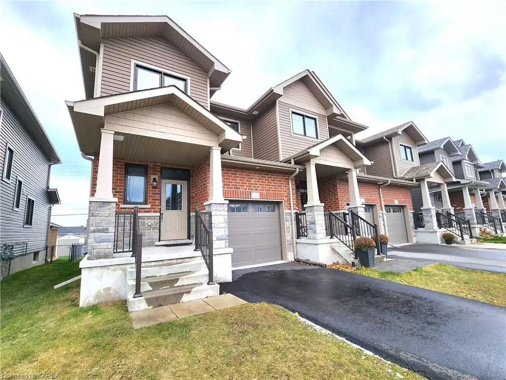 Loyalist, ON K7N 0B9,128 DR. RICHARD JAMES CRES