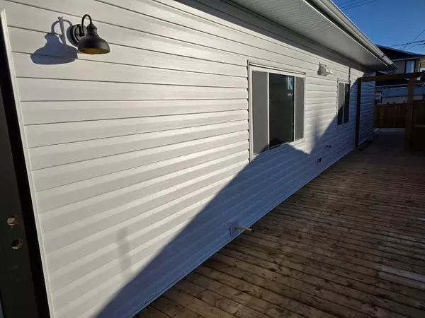 Lacombe, AB T4L 1H9,5139 52 ST