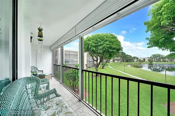 5250 Las Verdes Cir  #212, Delray Beach, FL 33484