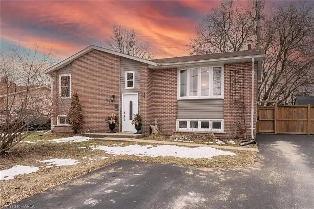 Kingston, ON K7M 6K3,641 AYLMER CRES