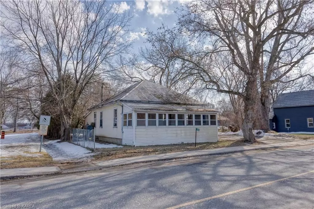 South Frontenac, ON K0H 2W0,6780 ROAD 38 N/A