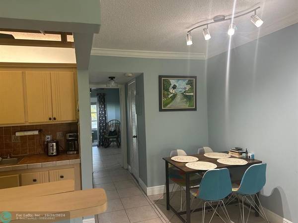 Deerfield Beach, FL 33442,283 Newport R  #283